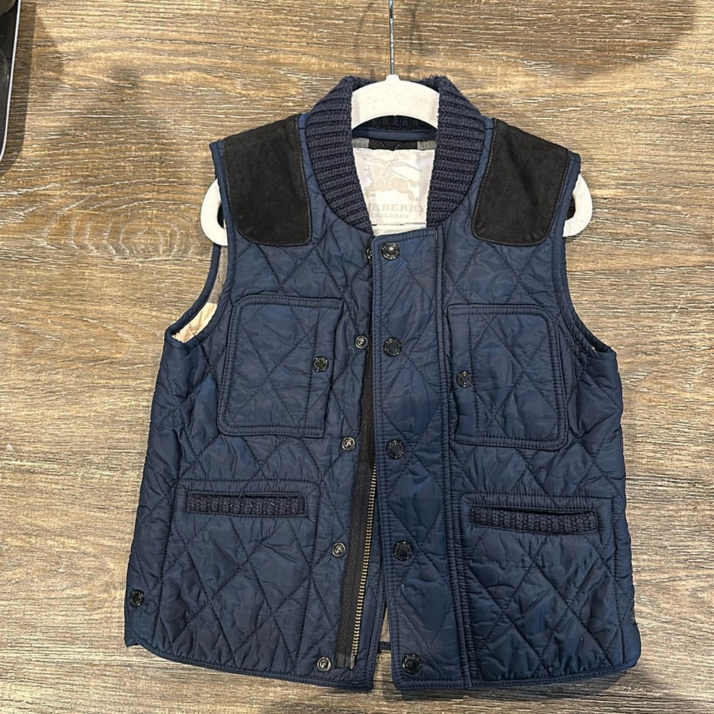 Burberry boys vest size 4 like new navy color
